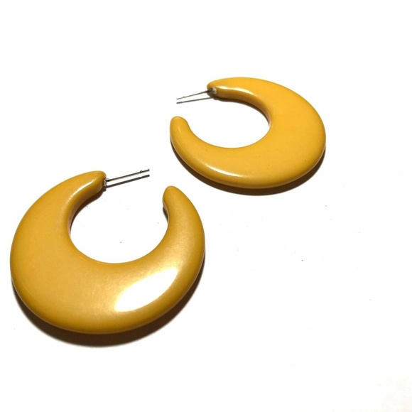 Big Jet Frosted Vintage Lucite Hoop Earrings - Picture 6 of 8